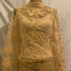 Medium sheer sleeve floral top